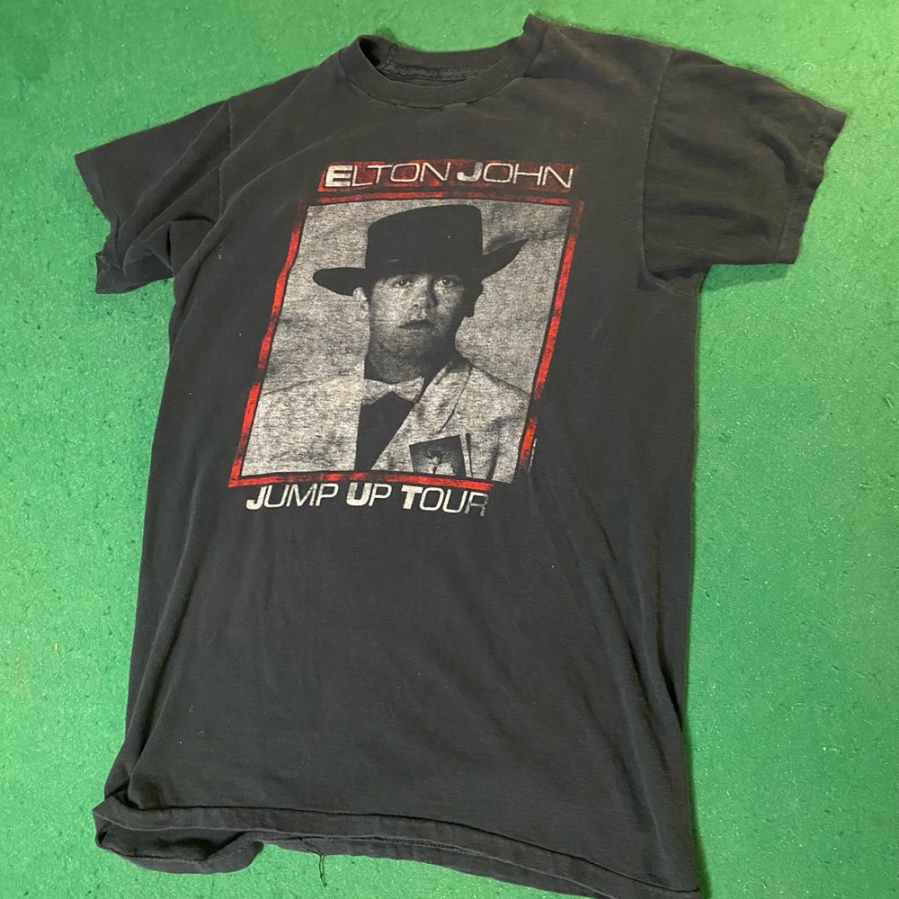 Vintage Elton John “Jump Up” tour t-shirt medium